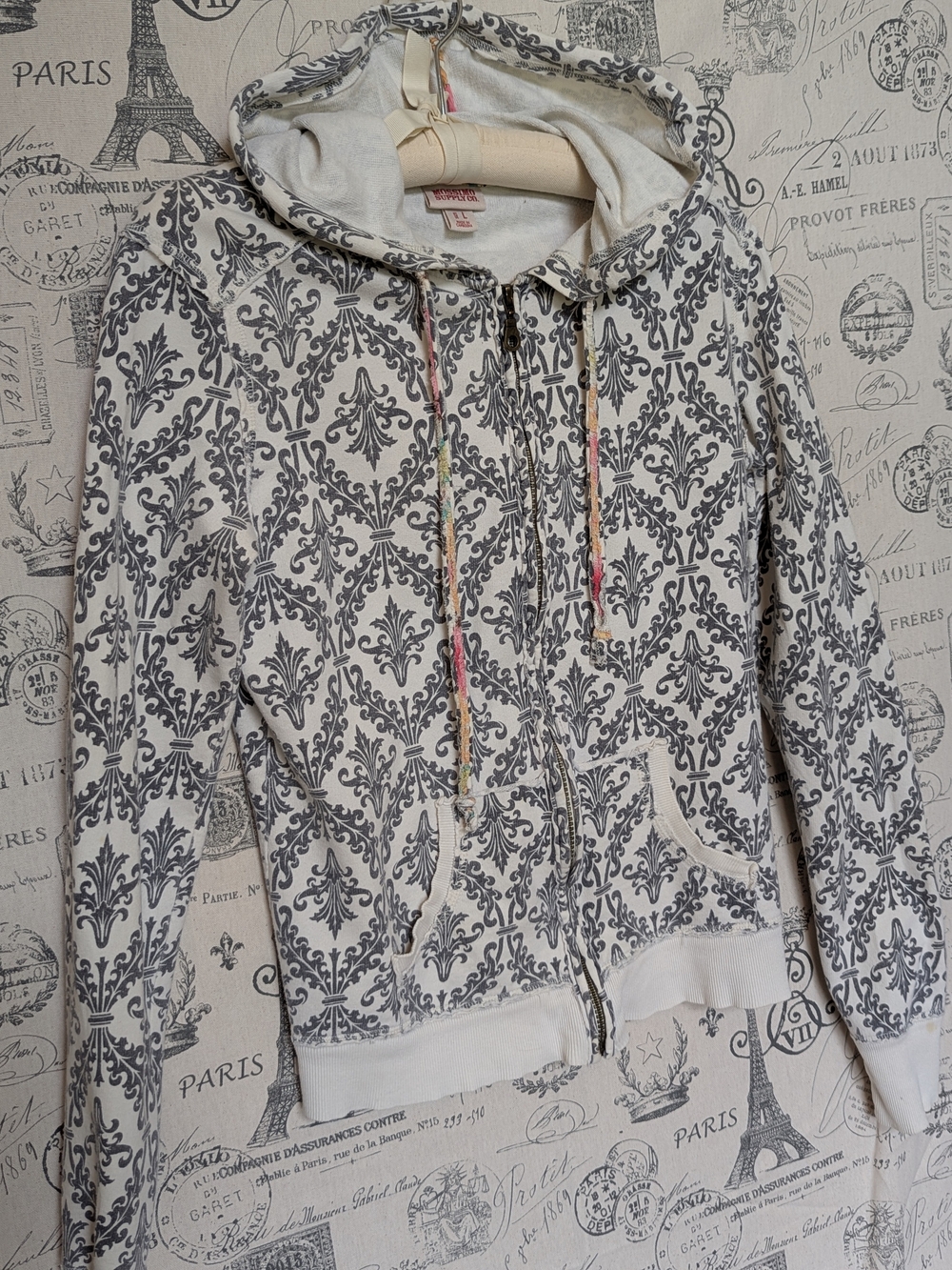 Vintage Mossimo Skateboard Style Zip-Up Hoodie w/ Gray Damask Print Size L